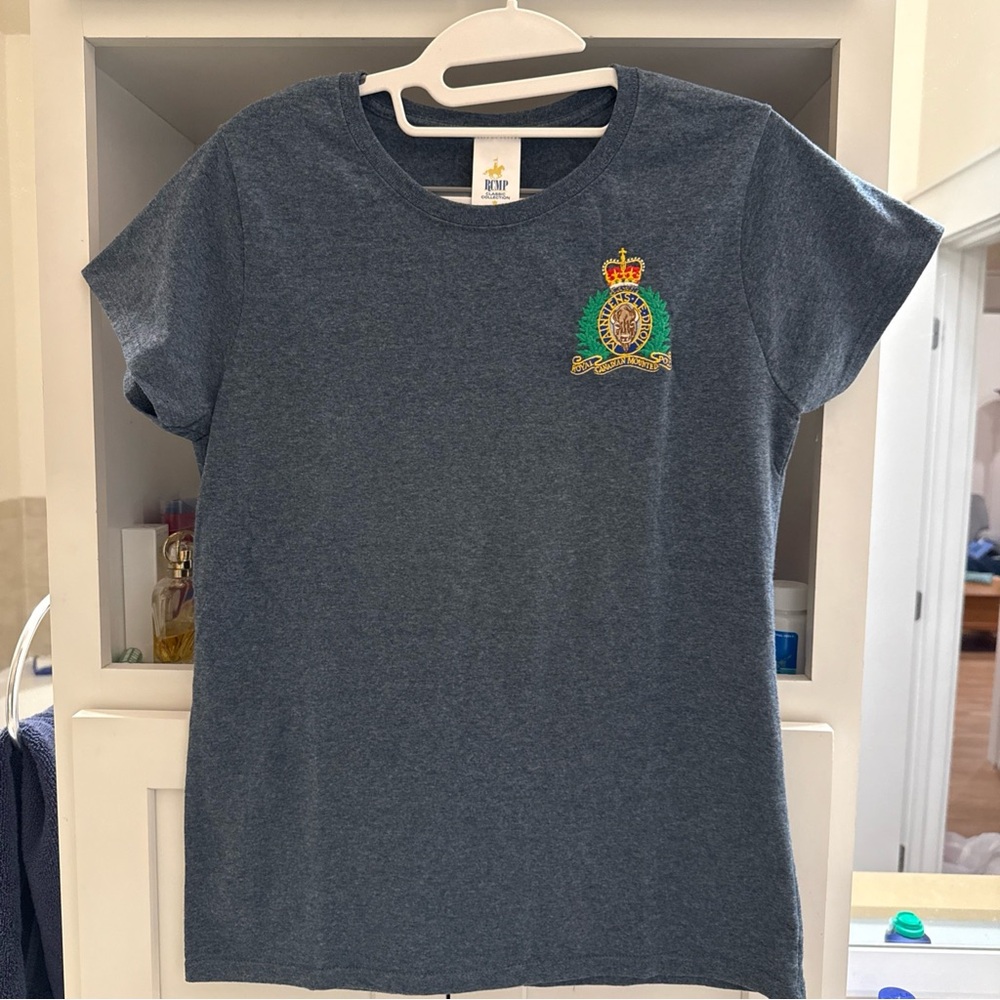 Gildan Gray Short Sleeve Tee with Crew Neck